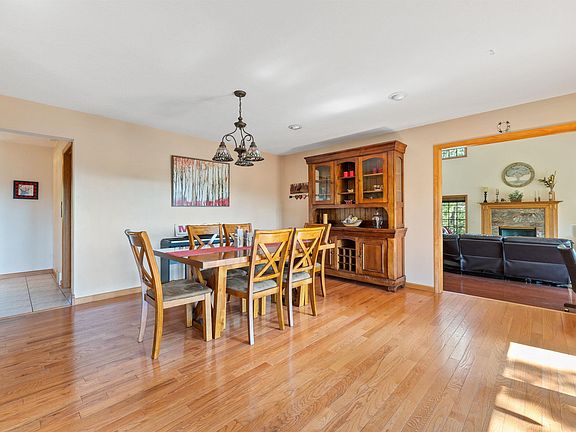 4th image of 11957 Oak Dr