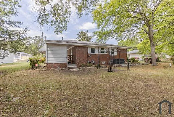 3 bed, 1000 sqft, $1,495 — Photo 3