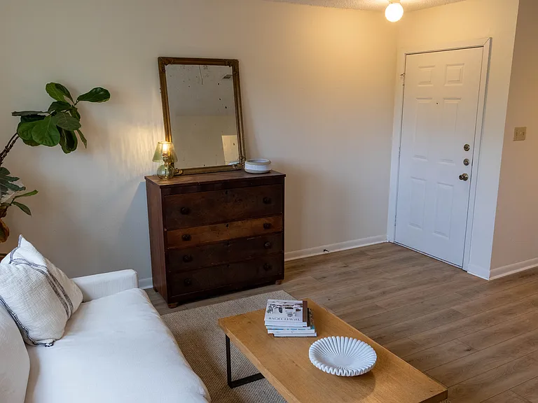 5516 Roosevelt Ave #201 — Photo 18