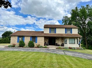 28654 Danvers Ct, South Lyon, MI