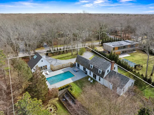 24 Squires Path, East Hampton, NY 11937