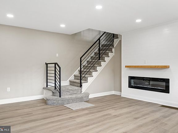 5th image of 1100 E Haines St