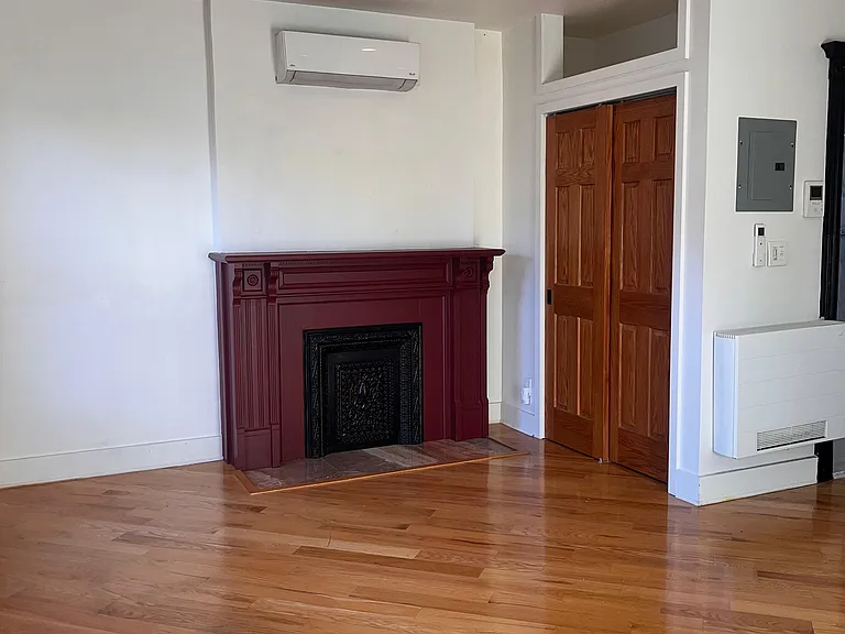 1308 Dean St #4R — Photo 8