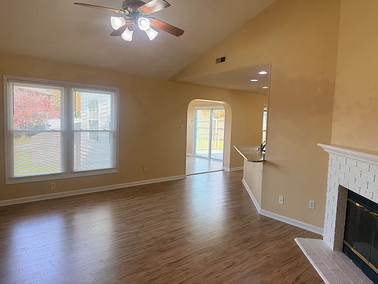 8801 Mill Run Dr — Photo 4