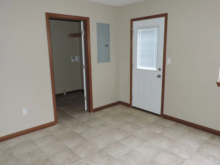 1009 Higgins St — Photo 4