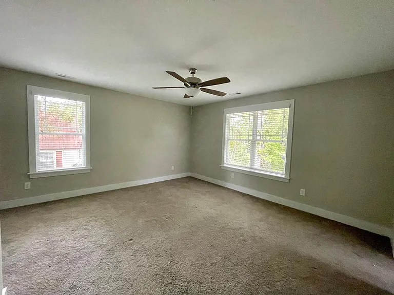 411 Barbour St — Photo 13