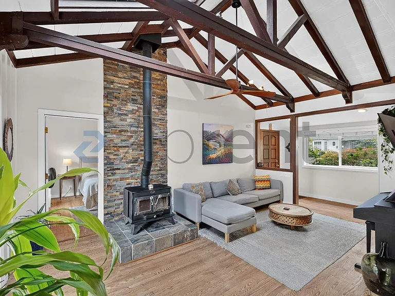 2039 Montecito Ave — Photo 9