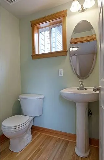 2nd Floor 1/2 bath