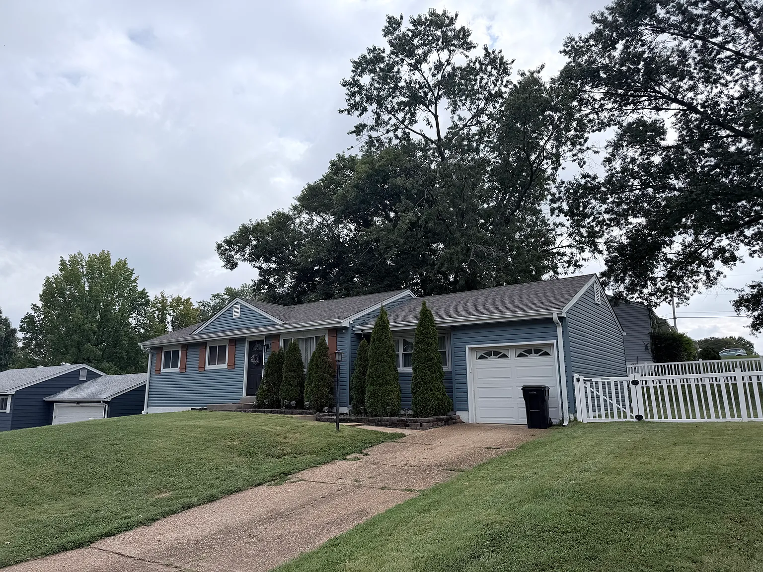 3 bed, 1117 sqft, $2,050 — Photo 1