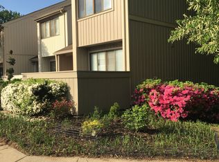 1801 Powder Horn Ter, Woodbridge, VA 22191