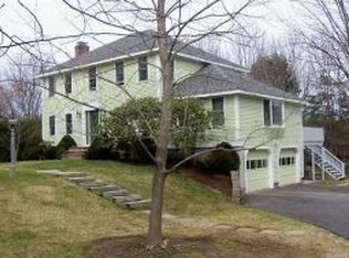 16 Sandy Point Rd, Stratham, NH 03885