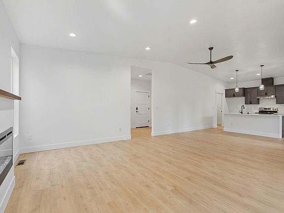 4th image of 3709 E Nyberg Ln #1