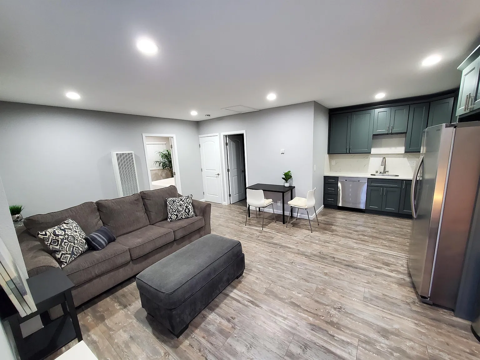 822 Spencer Avenue - 3 — Photo 1