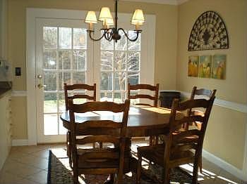 2nd image of 3057 Stratford Dr