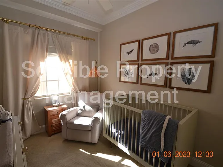 2405 Victoria Gardens Ln — Photo 32