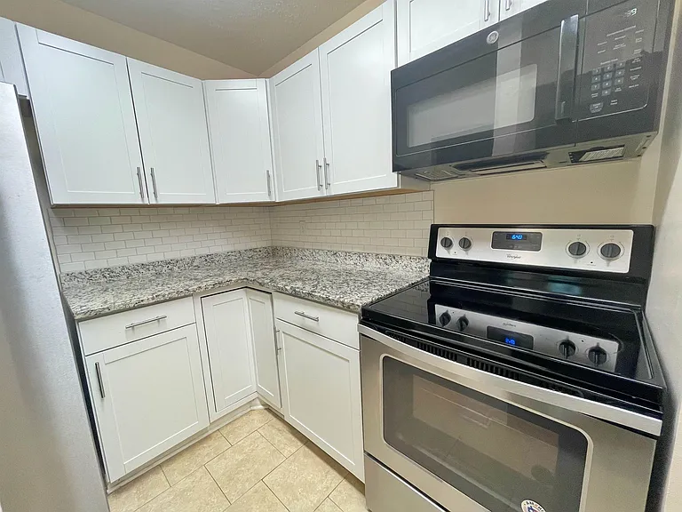 2 Veronese Ct — Photo 17