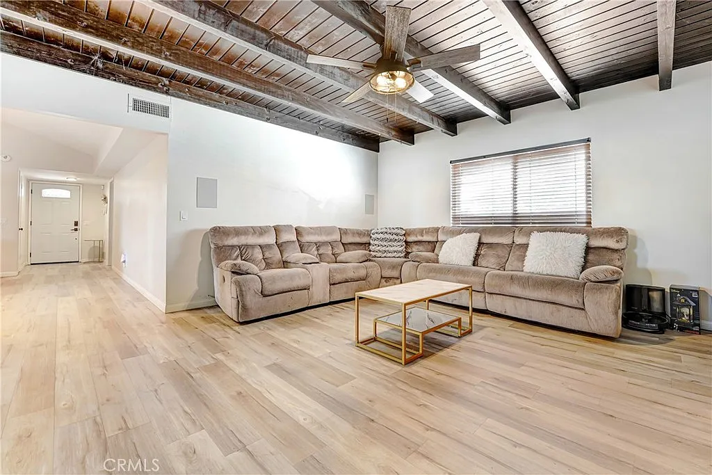 3 bed, 1375 sqft, $4,000 — Photo 4