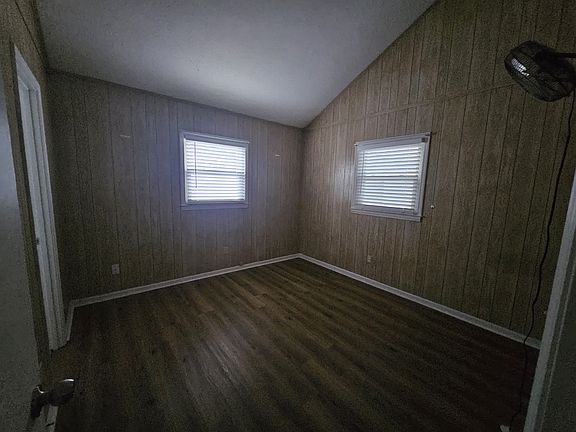 5th image of 2509 Holly Dr #B