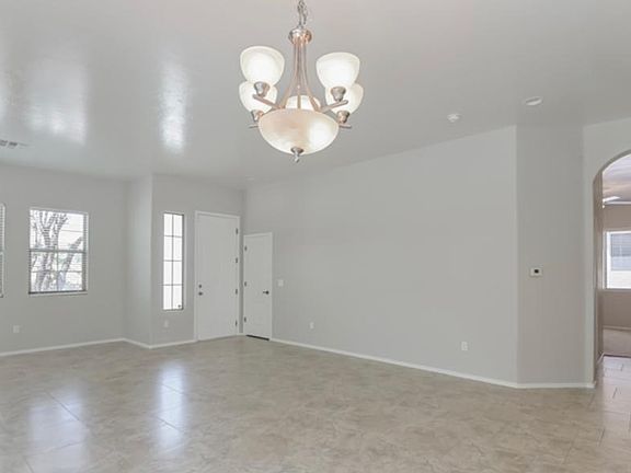 3rd image of 1204 W Doolan Dr