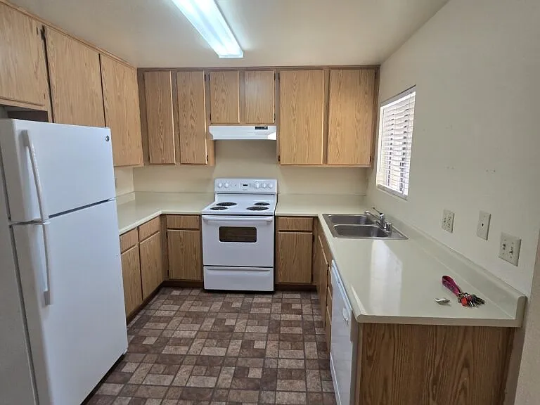 121 W Malan St #125 — Photo 4