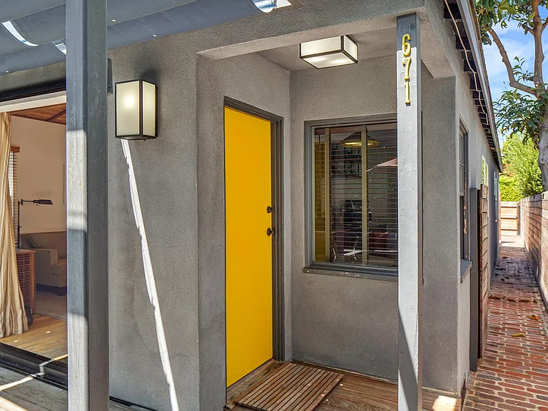 671 Oxford Ave — Photo 8