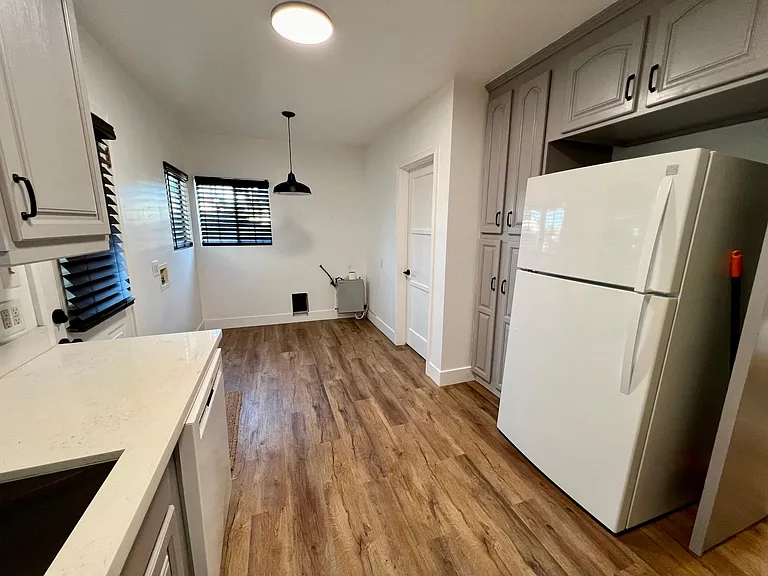 Fridge and Stove included