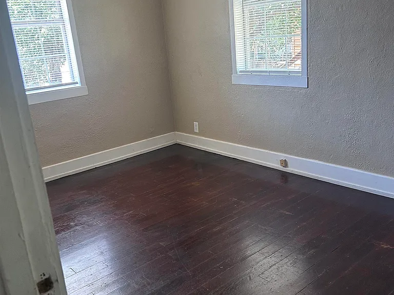 1004 W Wenonah Blvd — Photo 22