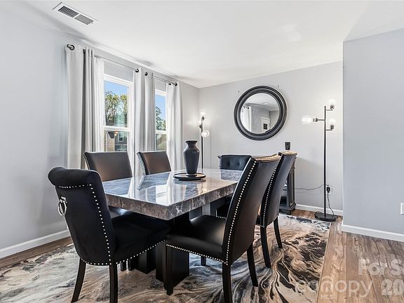 5th image of 5127 Merwyn Ave