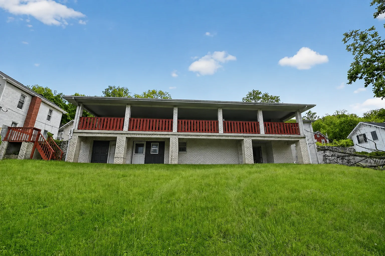 3 bed, 1350 sqft, $1,500 — Photo 1