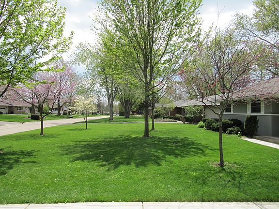 STREET VIEW LOOKING SOUTH