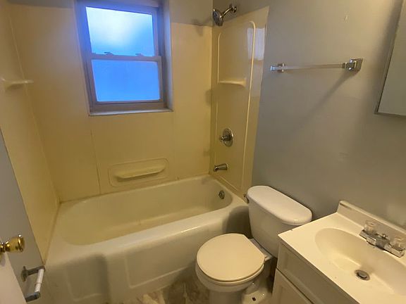 3rd image of 1203 E 11th St #1020-2