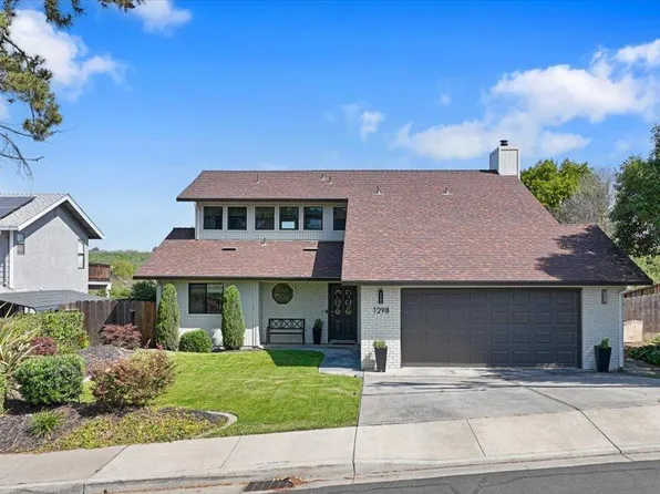 1298 River Bluff Dr, Oakdale, CA 95361