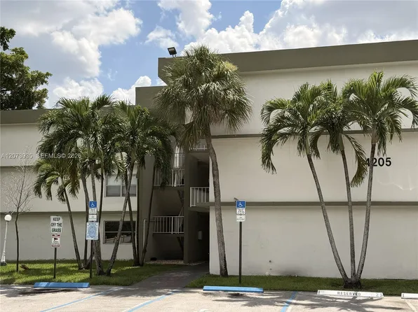 4205 N University Dr, Fort Lauderdale, FL