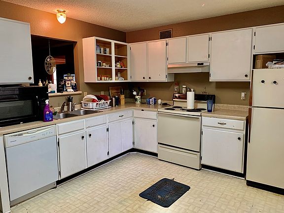 4th image of 409 Peterson Dr N