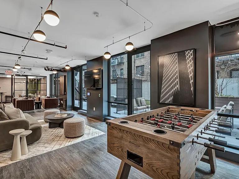 415 W 120th St #PENTHOUSE — Photo 17