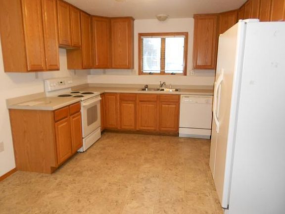 3rd image of 822 Lincoln Ave Unit A