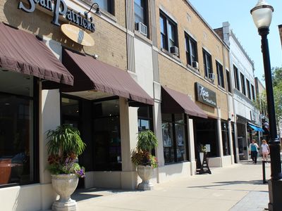 7 S La Grange Rd, La Grange, IL, 60525