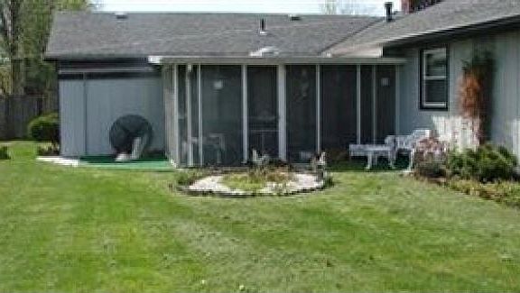 5th image of 709 University Ave