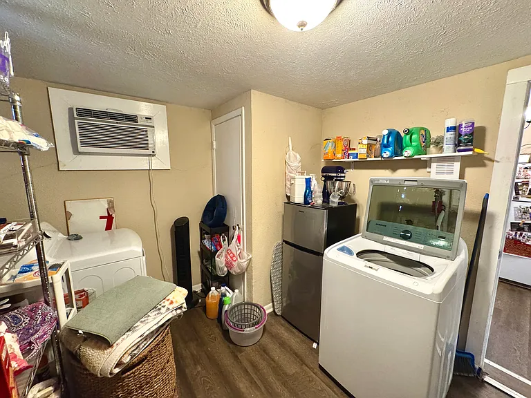 1287 W Frey St — Photo 20