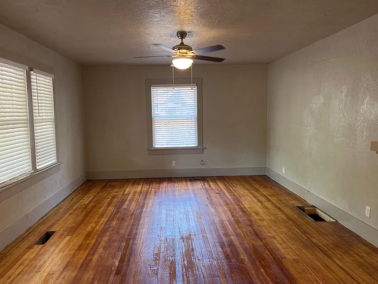 603 W Boyd St #UPSTAIRS — Photo 6