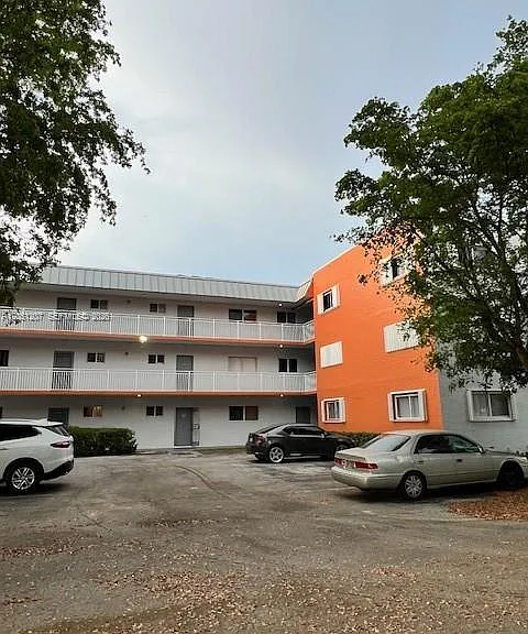 11311 SW 200th St #309D — Photo 2