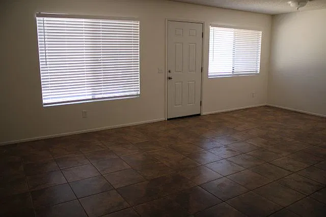 2 bed, 1000 sqft, $1,995 — Photo 4