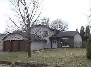 8196 Custers Trl, Inver Grove Heights, MN 55076