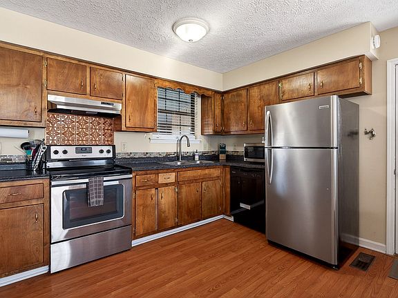 3rd image of 624 Kendra Dr