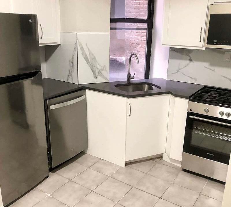 1st image of 424 E 75th St #1E