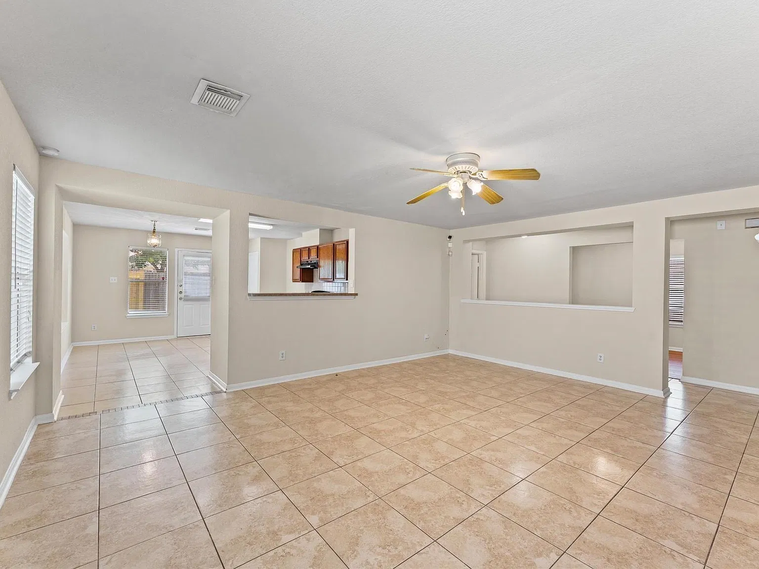 3 bed, 2.0 bath, 1616 sqft, $1,825 — Photo 4