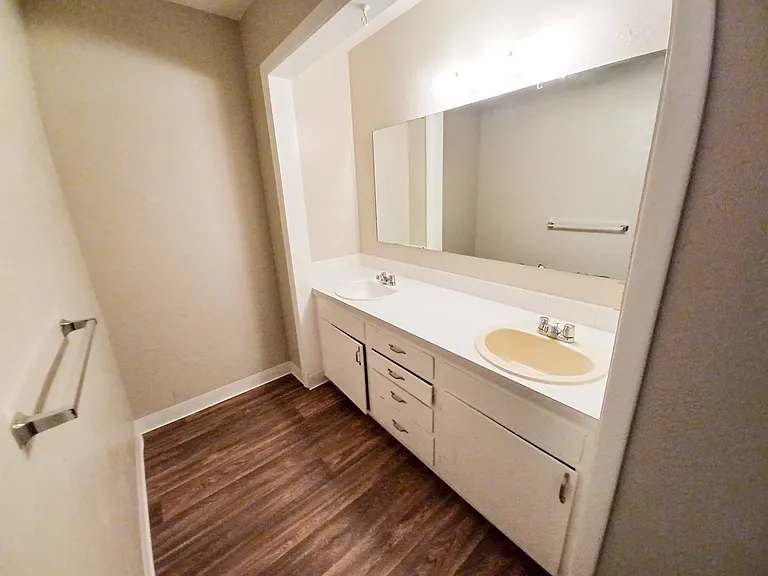 Magnolia Apartments — Photo 12