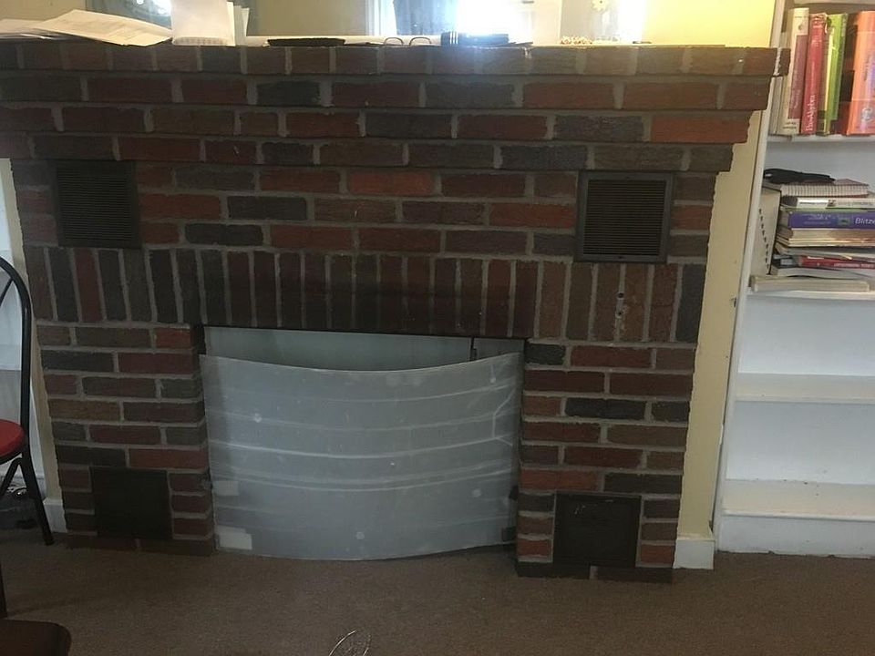 2nd image of 131 Apricot St