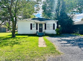 1804 Dill St, Newport, AR 72112