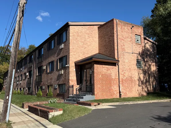 Cedar Square Apartments